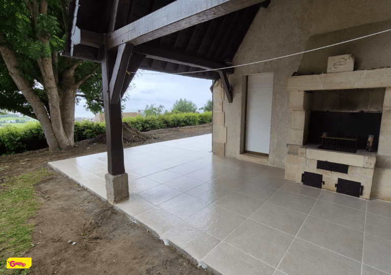 Photographie d'une terrasse en dalle