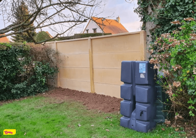 Photographie d'une pose de clôture (Calvados)