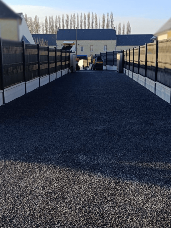 Amenagement cour - Cour en émulsion gravillonnée